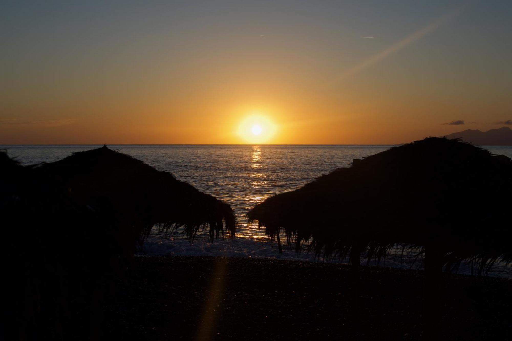 Nostos Beach (Adults Only) Kamari  Ngoại thất bức ảnh