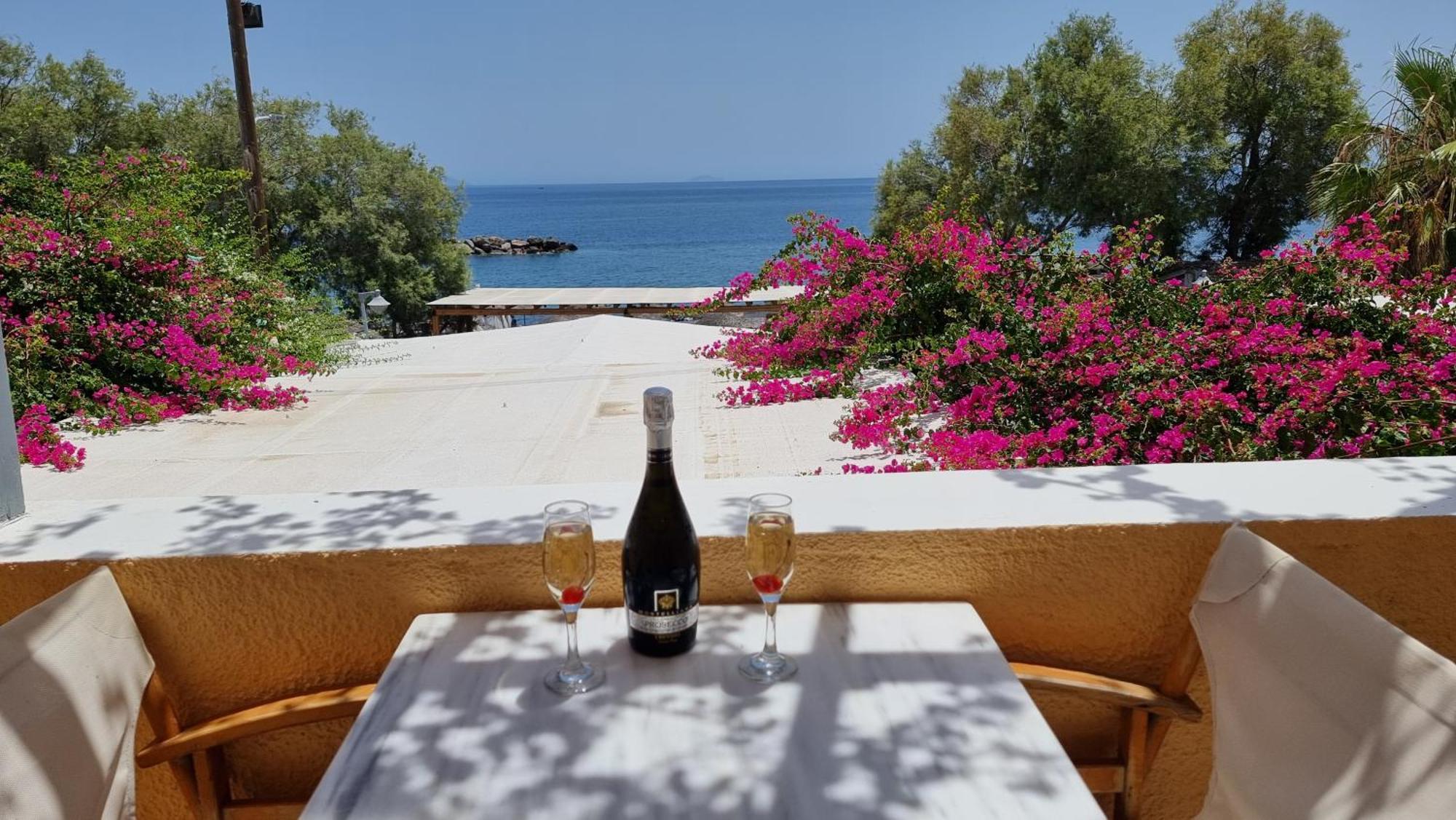 Nostos Beach (Adults Only) Kamari  Ngoại thất bức ảnh